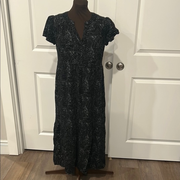 Universal Thread Women’s Black V-Neck Dress Flutter Cap Sleeves Size Medium - Picture 1 of 10